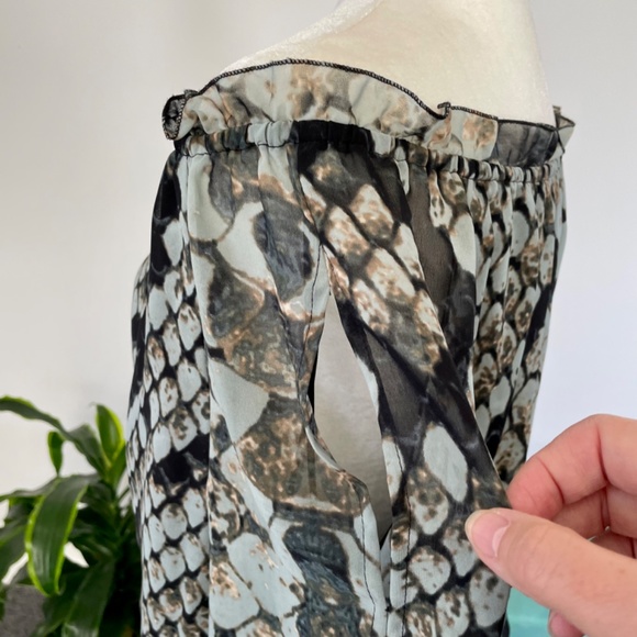 ** SOLD ** Jessica Simpson Snake Print Hi/Lo Dress. Size 12 - Picture 7 of 16